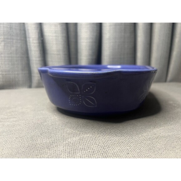 Corning Ware Medium Baker Embossed Stoneware Casserole Dish Blue 1.5 QT - Picture 3 of 8